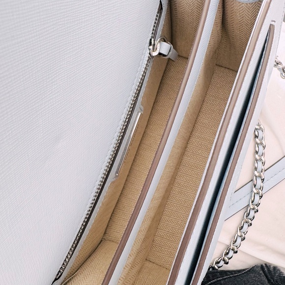 Tory Burch Robinson Convertible Crossbody/Shoulder Bag 🌿🪴 - Picture 5 of 11